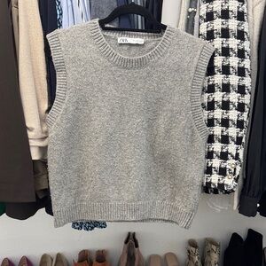 Zara Women's Gray Crew Neck Sweater Vest